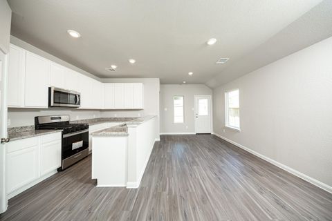 600690653