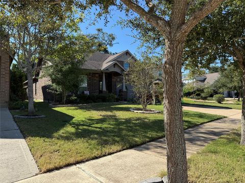 Photo of 210 Woodside Court, Clute, TX 77531 (MLS # 19092133)