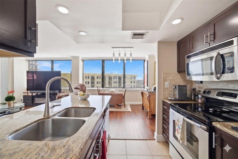 Condo For Sale - 3525 Sage Road #909<br/> Houston, TX 77056