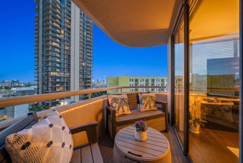 Photo of 3525 Sage Road #909, Houston, TX 77056 (MLS # 90215800)