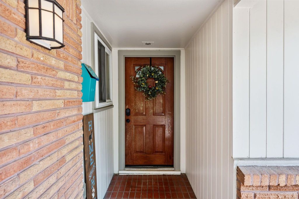 Photo of 5230 Saxon Drive, Houston, TX 77092 (MLS # 82170007)