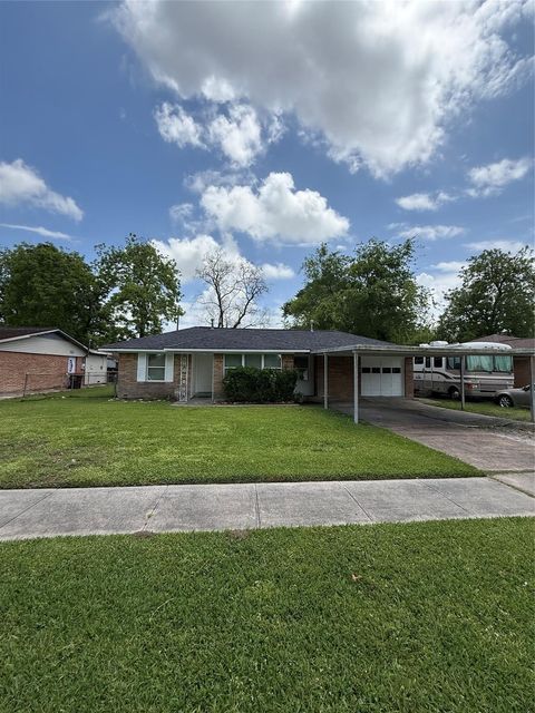 Photo of 407 Midway Drive, Baytown, TX 77521 (MLS # 43615458)