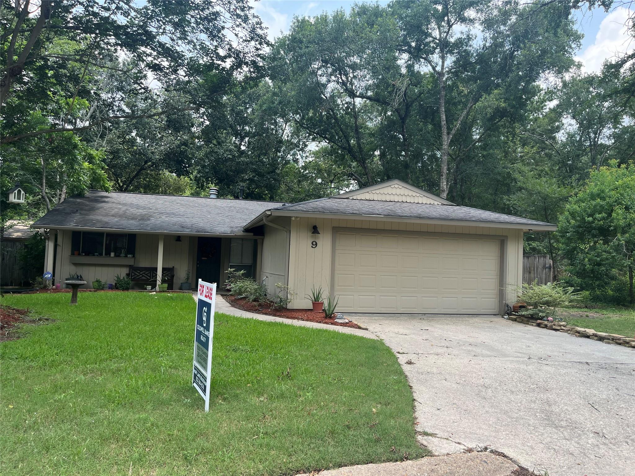 9 Wolfhound Lane