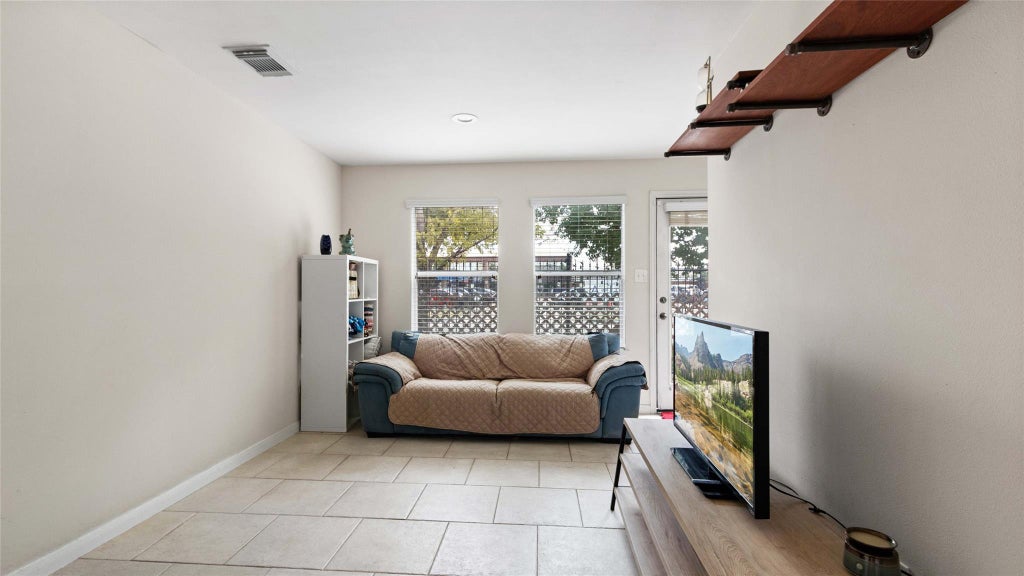 Photo of 1743 Mcilhenny Street, Houston, TX 77004 (MLS # 15681768)