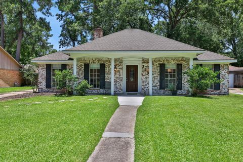 Photo of 1939 Shadow Rock Drive, Houston, TX 77339 (MLS # 67186546)