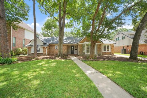 Photo of 5135 Loch Lomond Drive, Houston, TX 77096 (MLS # 48975650)