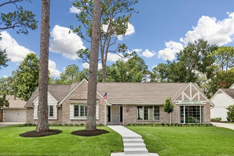 Photo of 14355 Chadbourne Drive, Houston, TX 77079 (MLS # 87879646)