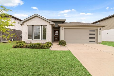 Photo of 7615 Rainham Valley Lane, Richmond, TX 77407 (MLS # 27158085)