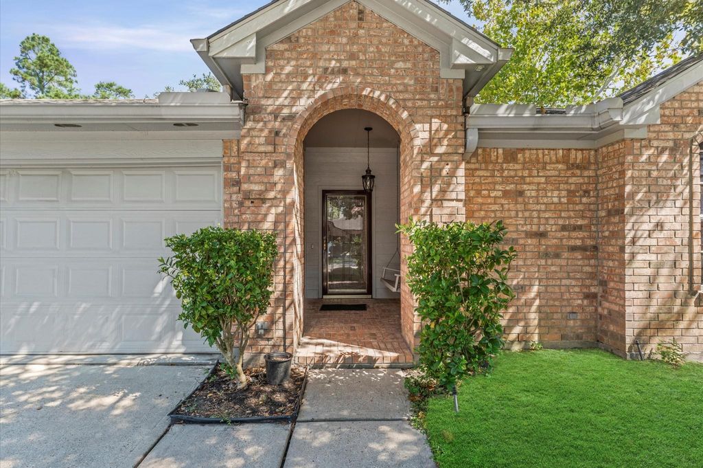 Photo of 7107 Echo Pines Drive Dr, Humble, TX 77346 (MLS # 89207976)
