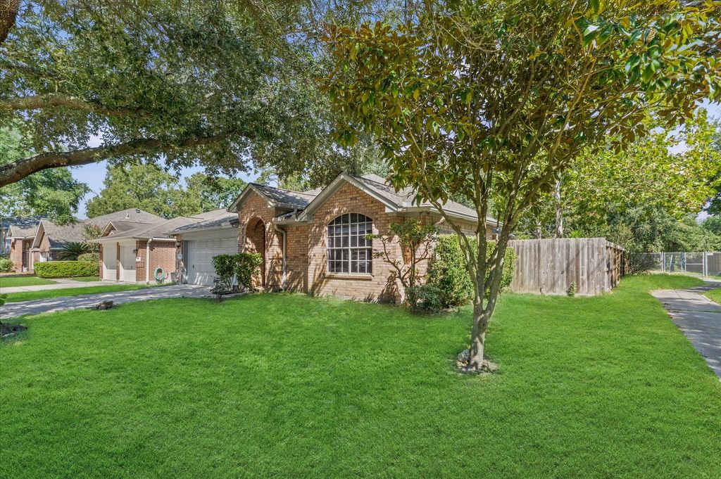 Photo of 7107 Echo Pines Drive Dr, Humble, TX 77346 (MLS # 89207976)