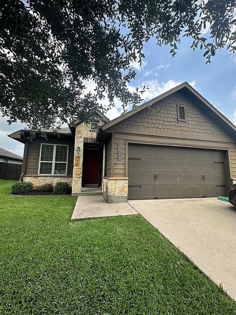 Photo of 2013 Arable Court, Brenham, TX 77833 (MLS # 23683630)