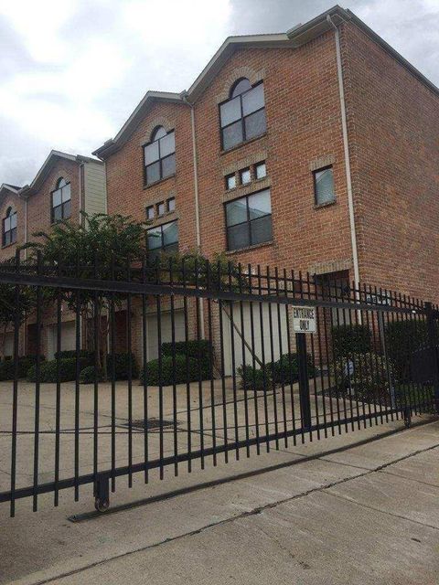Townhouse For Sale - 3501 Link Valley Drive #901<br/> Houston, TX 77025