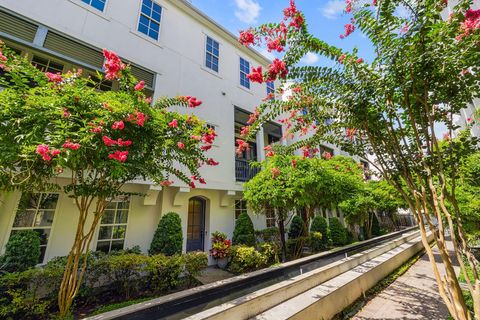 Photo of 253 E 27th Street, Houston, TX 77008 (MLS # 40116495)