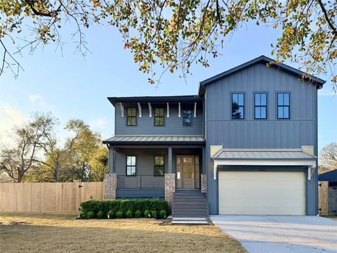 Photo of 2203 Cheshire Lane, Houston, TX 77018 (MLS # 79329334)