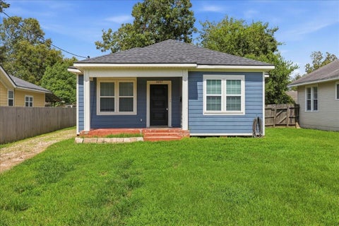 Photo of 6657 Washington Street, Groves, TX 77619 (MLS # 9708677)