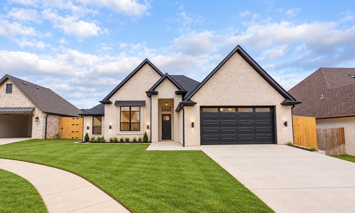 Photo 1 of 33 — 4621 Flat Creek Cove, Tyler, TX 75703