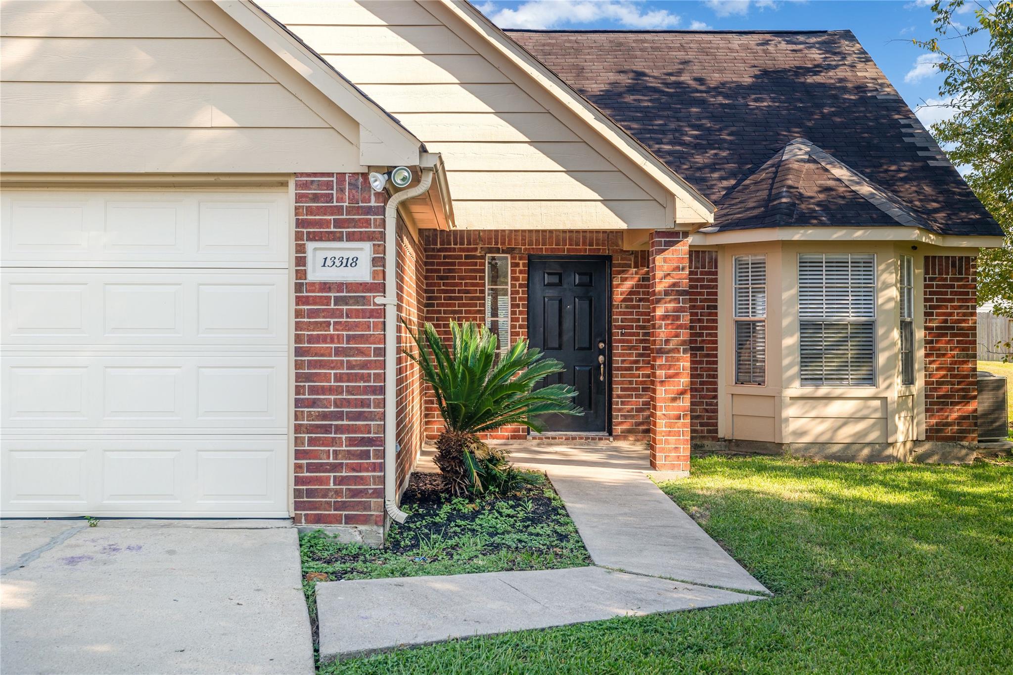 13318 Hilltop Cir Circle