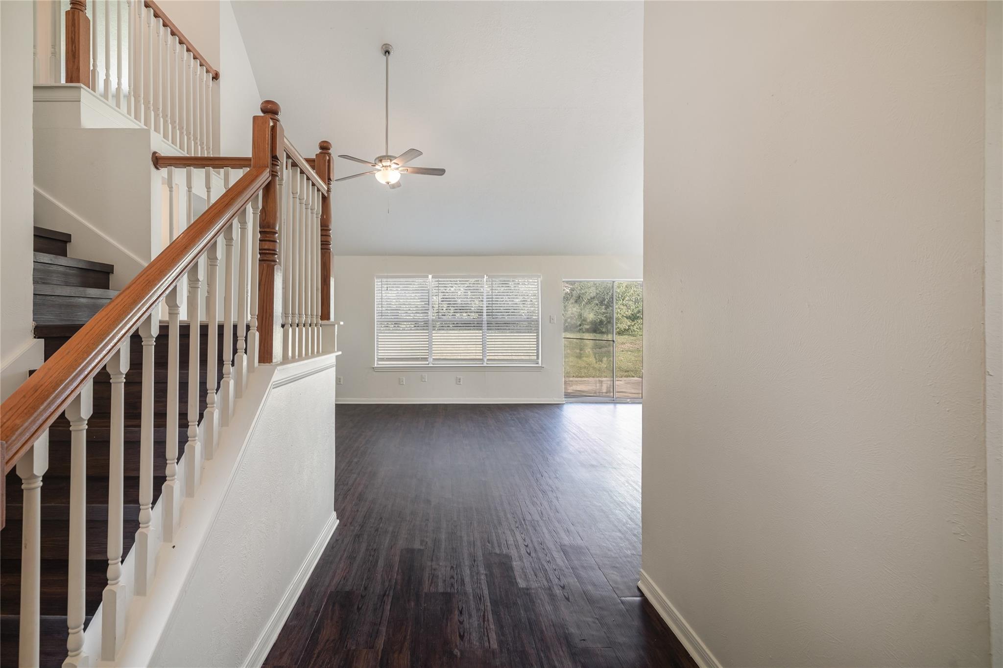 13318 Hilltop Cir Circle