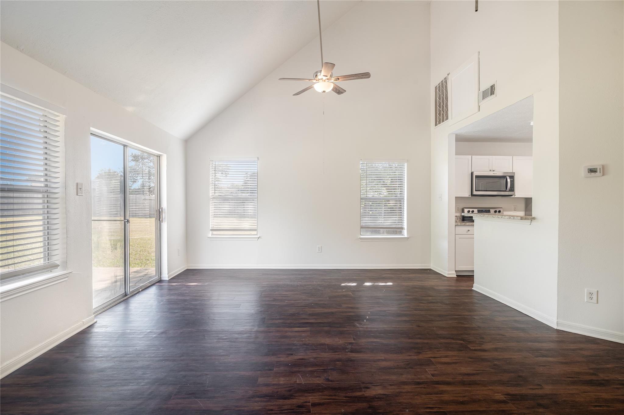 13318 Hilltop Cir Circle