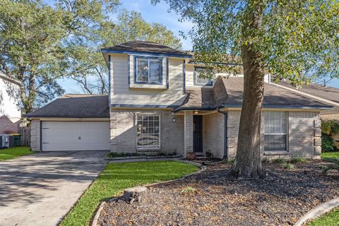 Photo of 40 N Morningwood Court, Spring, TX 77380 (MLS # 68447768)