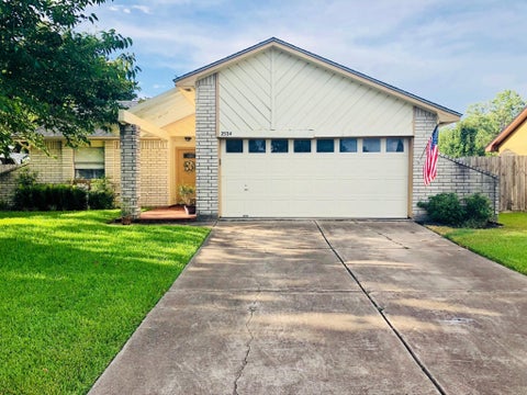 Photo of 2534 Knoxville Drive, League City, TX 77573 (MLS # 81164347)