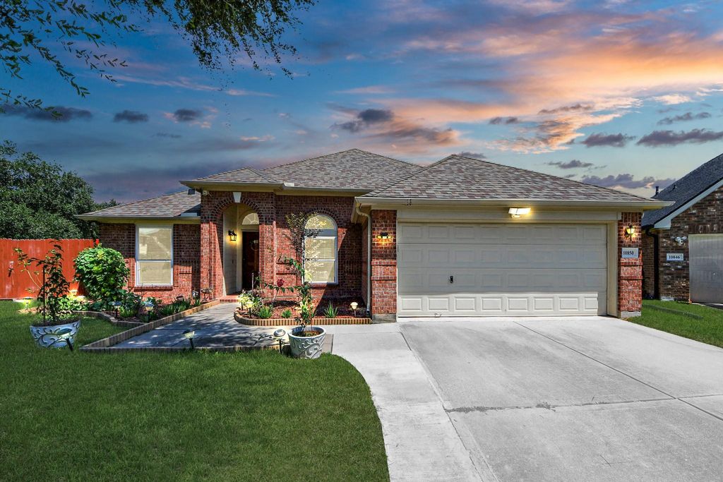 Photo of 10850 White Oak Point Court, Cypress, TX 77429 (MLS # 29396417)