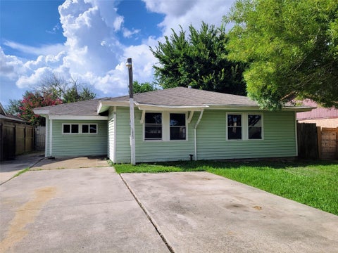 Photo of 1009 Wisconsin Street, South Houston, TX 77587 (MLS # 9991290)