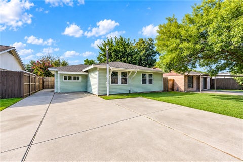 Photo of 1009 Wisconsin Street, South Houston, TX 77587 (MLS # 9991290)