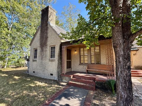Photo of 101 S Brewer Street, Navasota, TX 77868 (MLS # 47996105) Photo of 101 S Brewer Street, Navasota, TX 77868 (MLS # 47996105)
