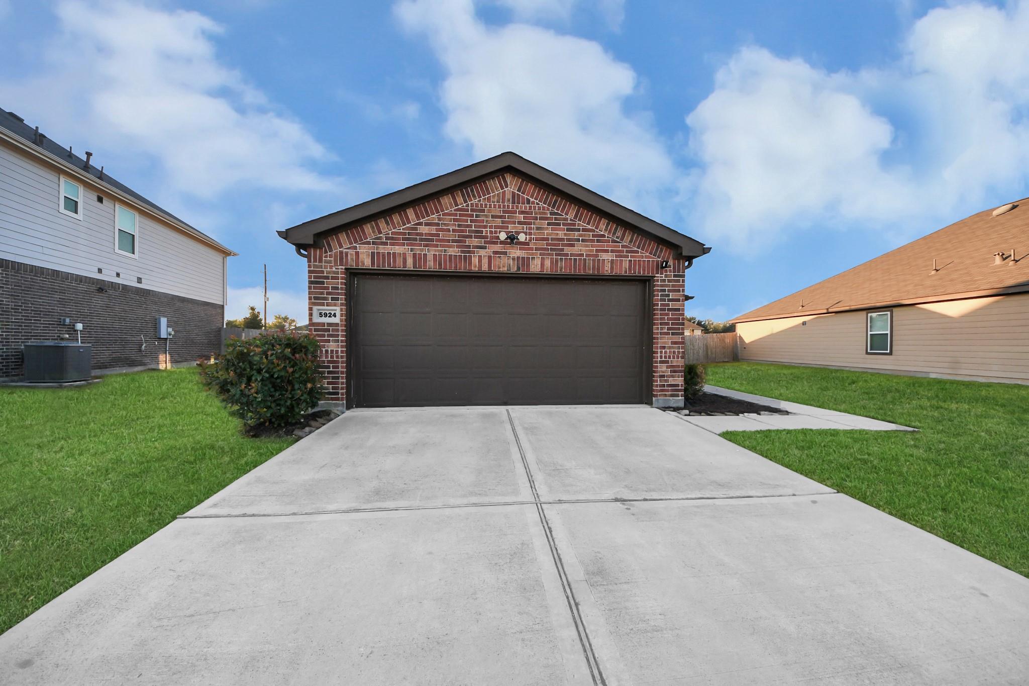 5924 Bluebonnet Lane
