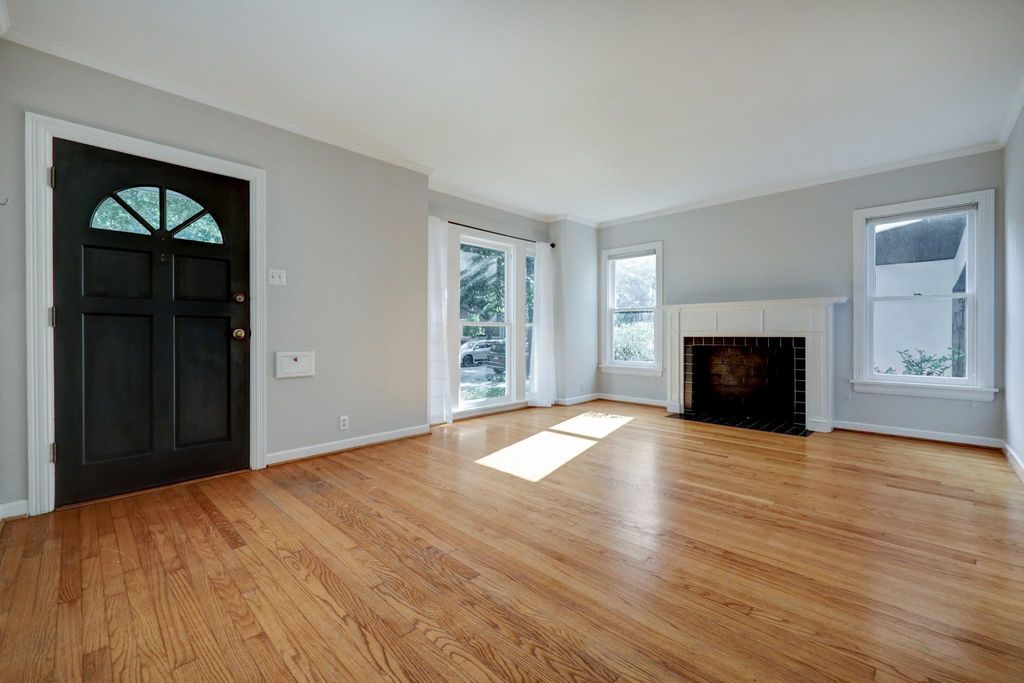 Photo of 2910 Plumb Street, Houston, TX 77005 (MLS # 37194493)