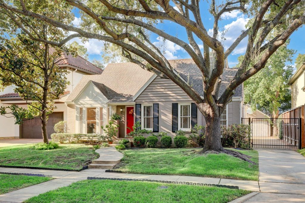 Photo of 2910 Plumb Street, Houston, TX 77005 (MLS # 37194493)