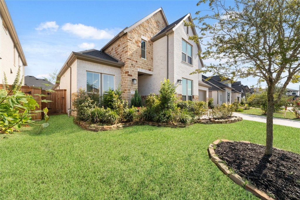 Photo of 32018 Crested Knoll Court, Fulshear, TX 77441 (MLS # 41121782)