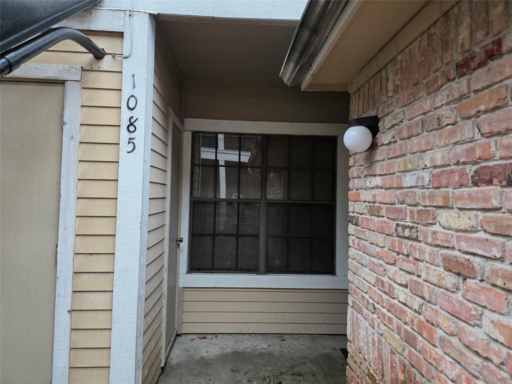 Photo of 2300 Old Spanish Trail Drive #1085, Houston, TX 77054 (MLS # 20042113)