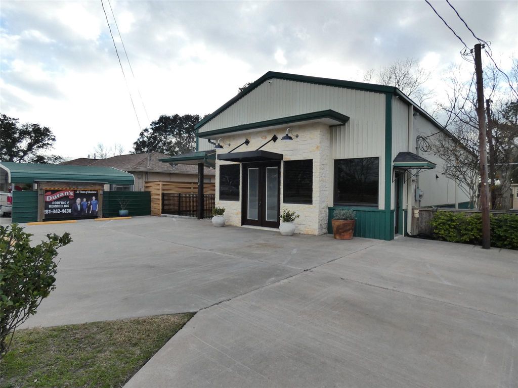 Photo of 4832 Fm 2218 Road #B, Rosenberg, TX 77469 (MLS # 32309487)