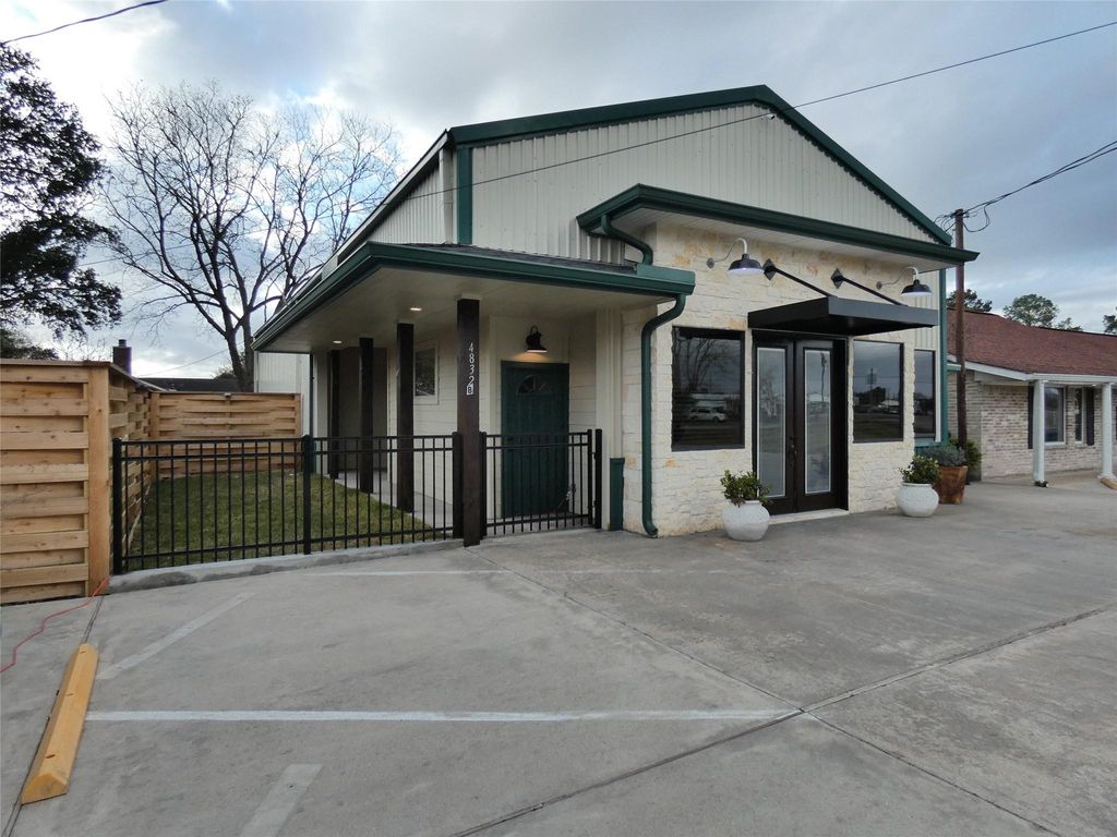 Photo of 4832 Fm 2218 Road #B, Rosenberg, TX 77469 (MLS # 32309487)