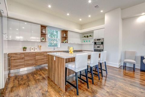 Photo of 6007 San Felipe St #B, Houston, TX 77057 (MLS # 54875879)