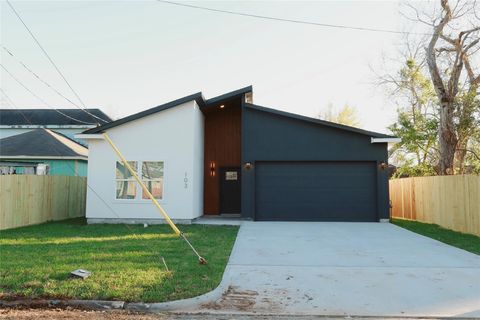 103 E Lobit Avenue Baytown TX 77520