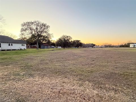 Vacant Land For Sale - 0000 S 1st<br/> Wallis, TX 77485