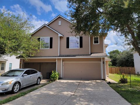 Photo of 424 Folk Crest Lane, League City, TX 77539 (MLS # 85035775)