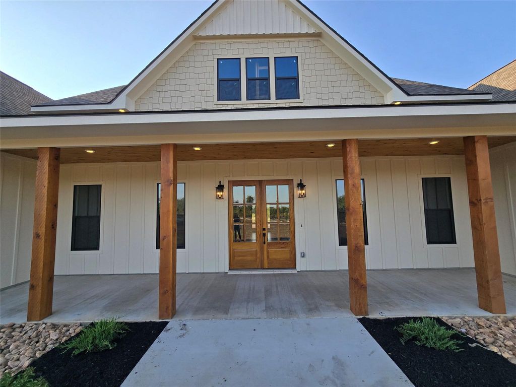 Photo of 400 Spring Creek Road, Brenham, TX 77833 (MLS # 53093730)