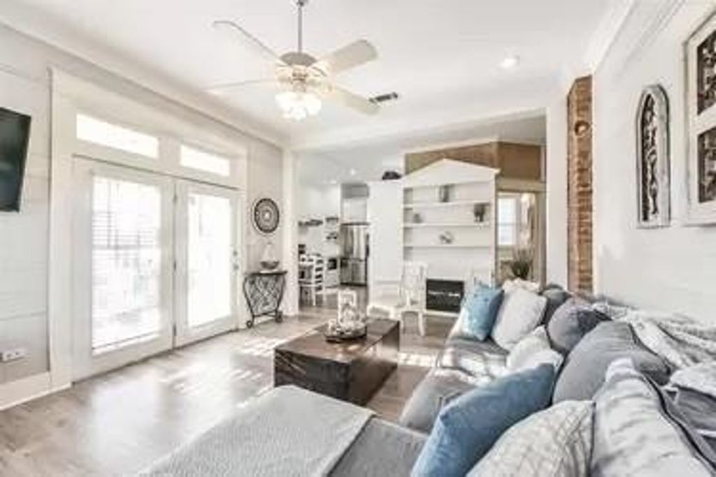 Photo of 1015 26th Street, Galveston, TX 77550 (MLS # 70701199)