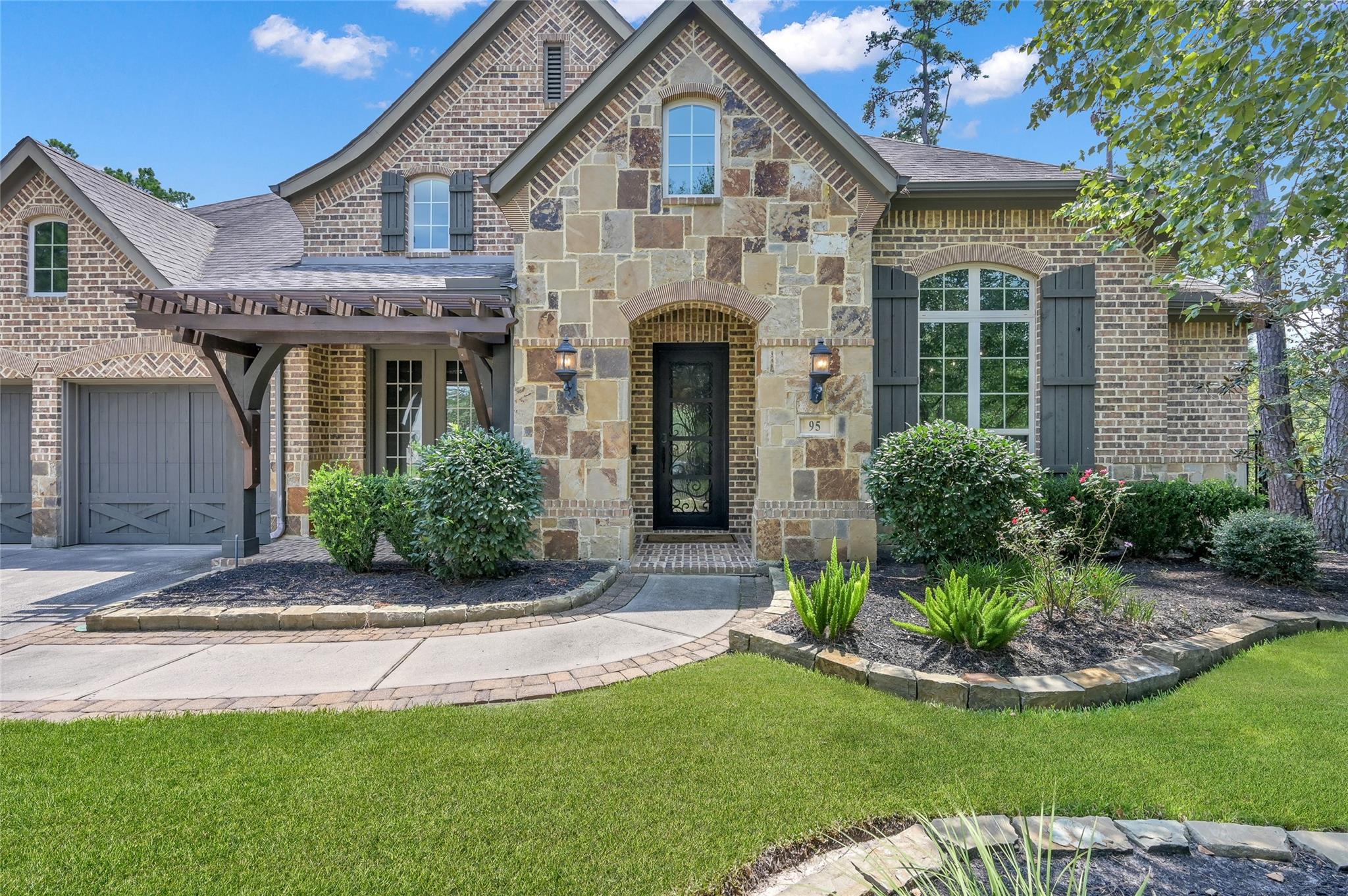 95 S Shimmering Aspen Circle