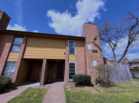 Photo of 9090 S Braeswood Boulevard #21, Houston, TX 77074 (MLS # 23348139)