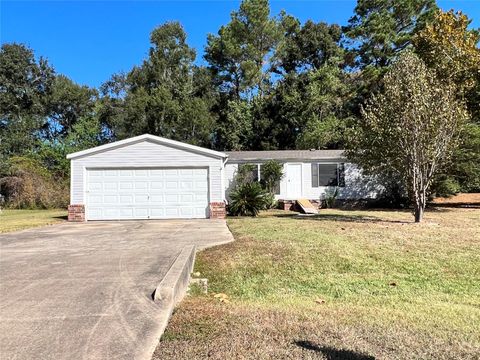Photo of 16385 Red Tail Hawk Court, Conroe, TX 77302 (MLS # 34147318) Photo of 16385 Red Tail Hawk Court, Conroe, TX 77302 (MLS # 34147318)