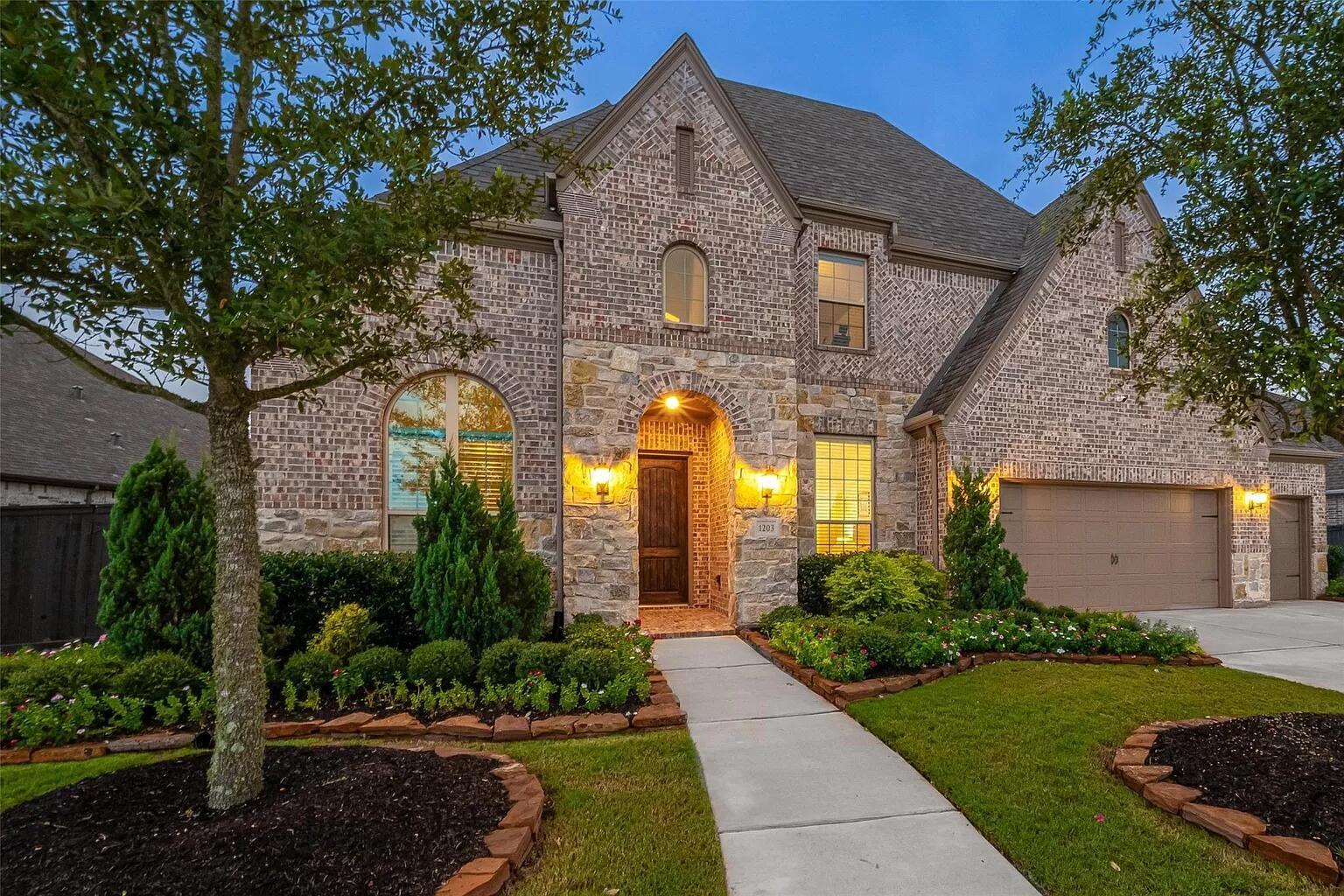 1203 Orange Pumpkin Lane