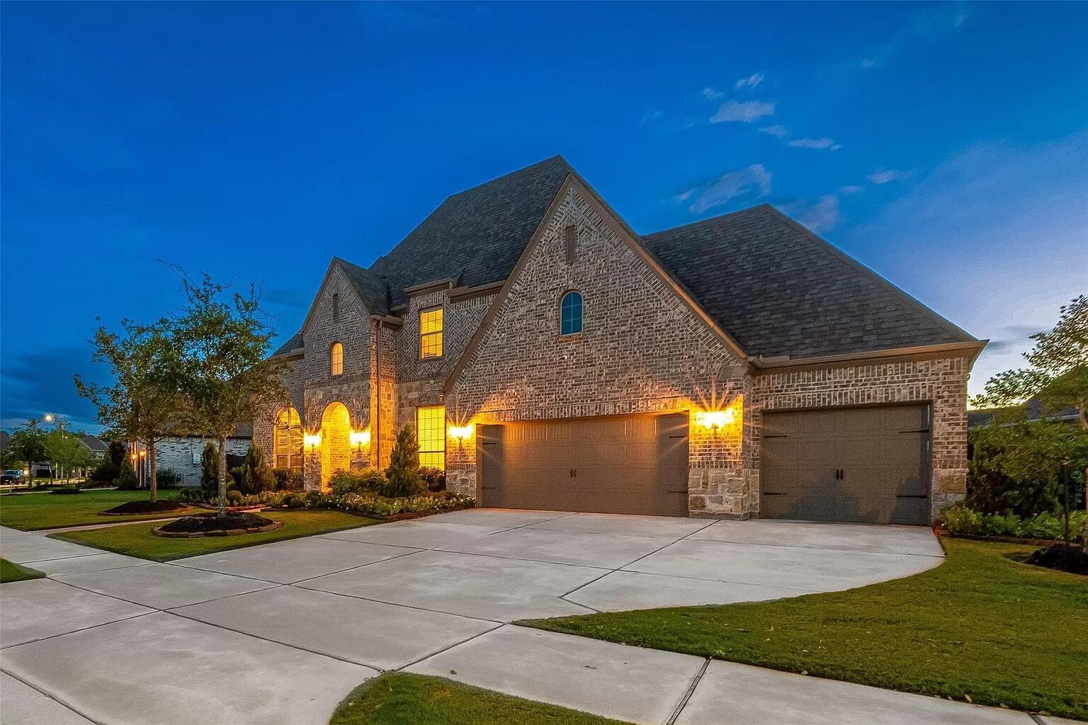 1203 Orange Pumpkin Lane