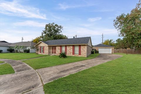 Photo of 1502 Ashmore Drive, Missouri City, TX 77489 (MLS # 71060498)