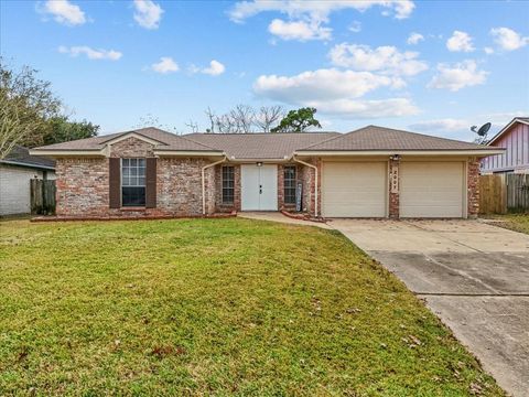 Photo of 2007 Yorktown Court N, League City, TX 77573 (MLS # 60899616)