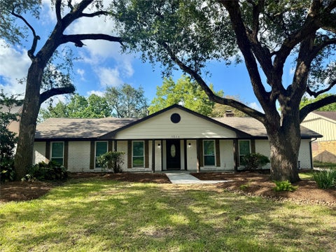 Photo of 1211 Shorewood Drive, Seabrook, TX 77586 (MLS # 96668050)
